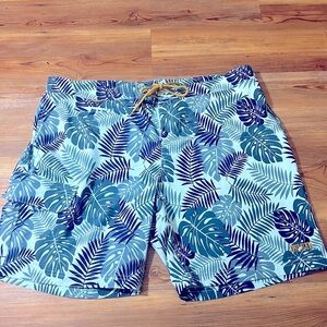 Deluth Trading Company Men’s swim trunks, floral print,good condition, size 42